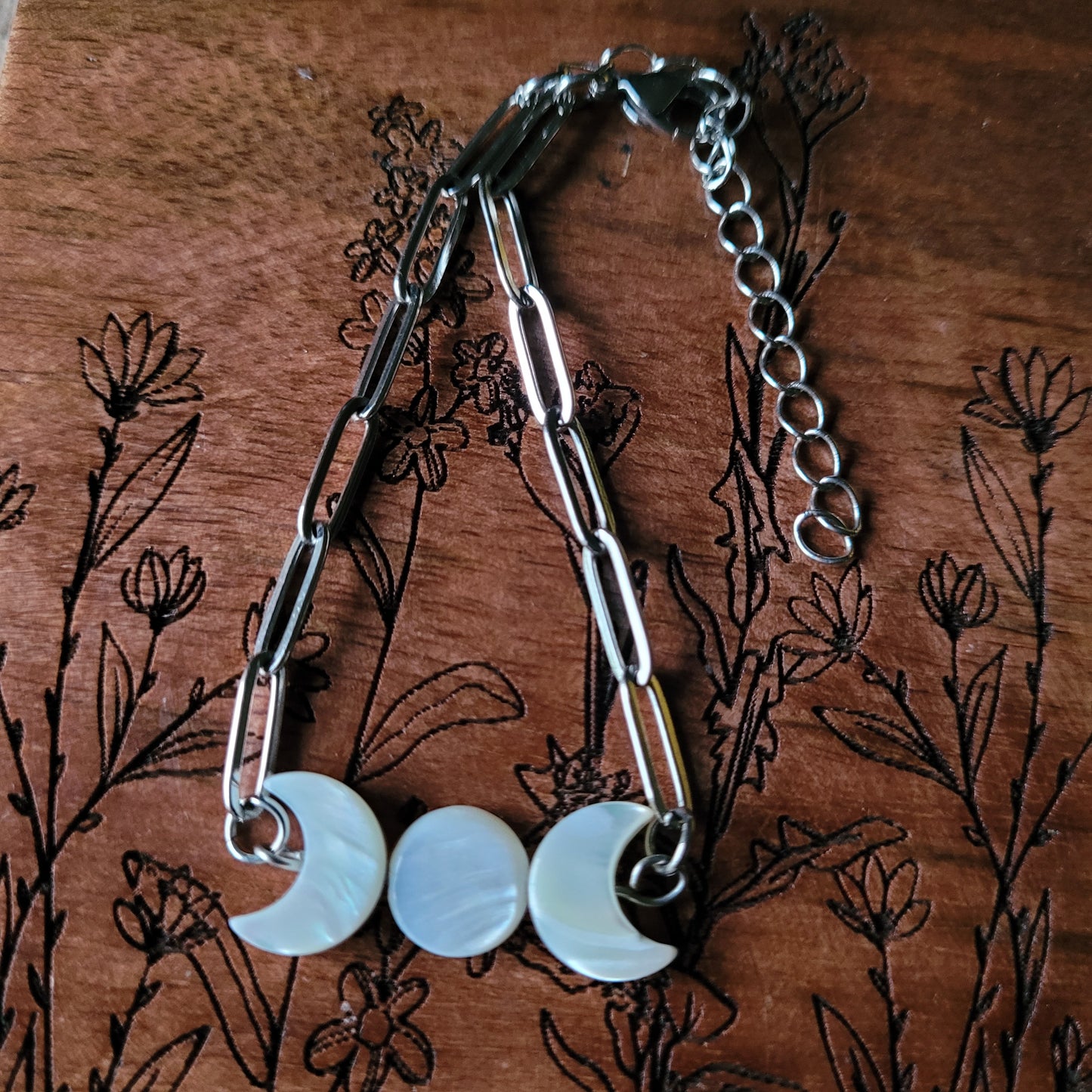 White Mother of Pearl Bracelet